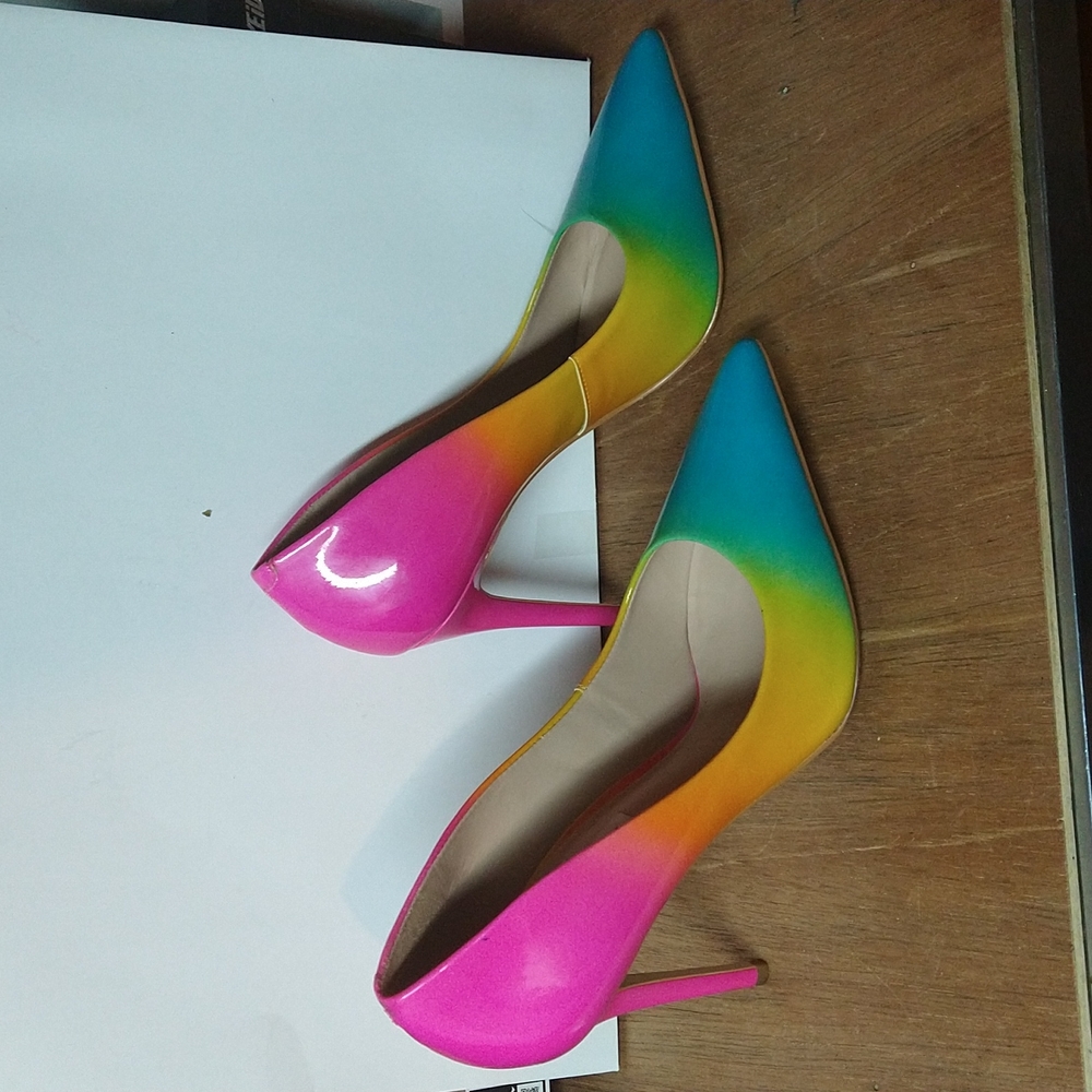 Rainbow pumps size 10 Steve Madden